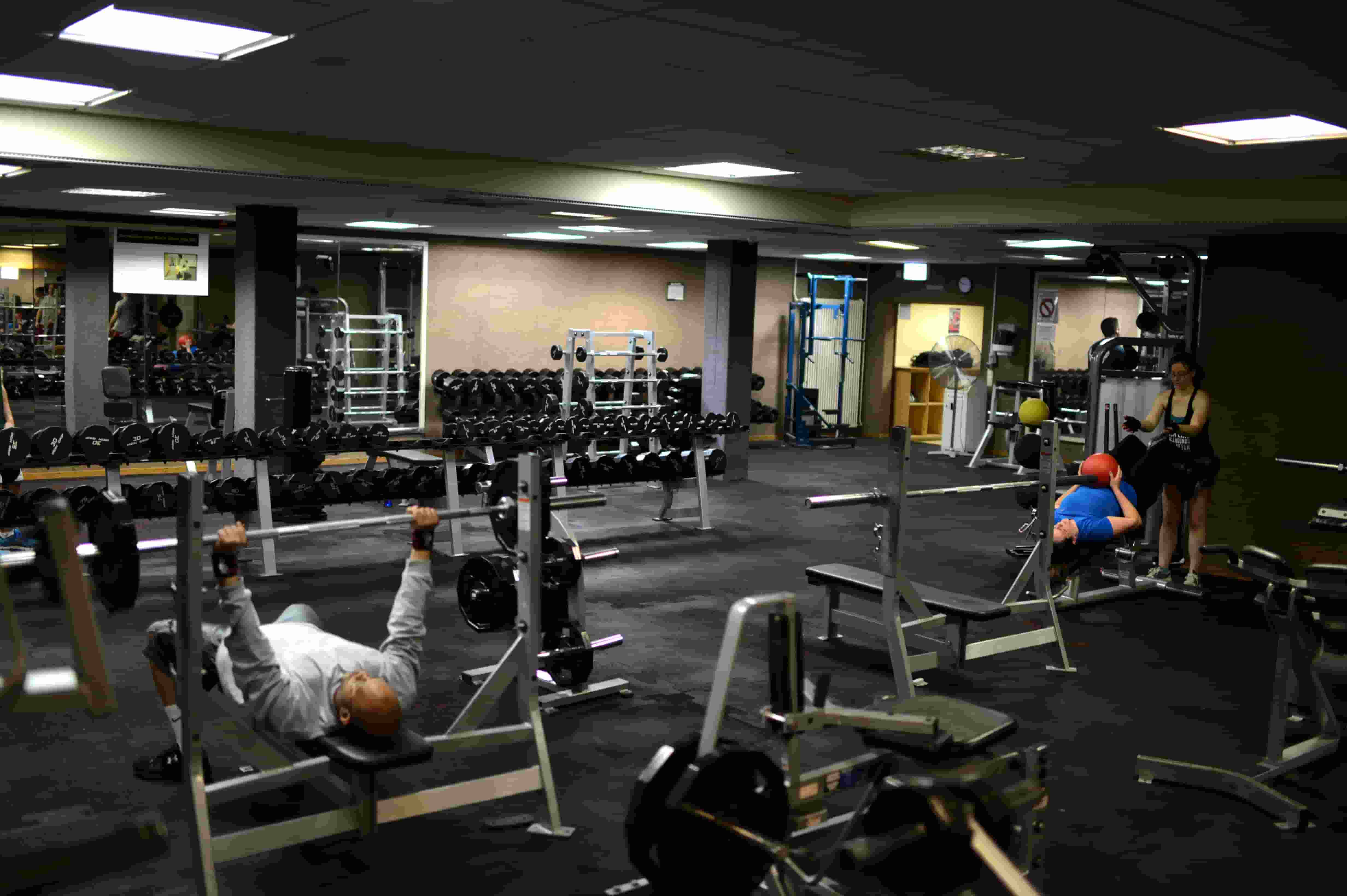 Syv øvelser, der hjælper dig med hurtigt at opbygge muskler og opnå en fantastisk fysik